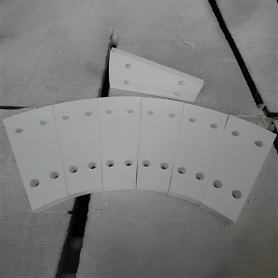 Höggþolið keramikblað